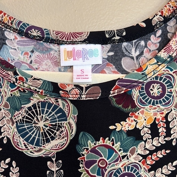 Lularoe Carly Pretty Print, Size Small - Picture 2 of 5